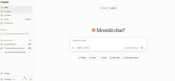 Claude's new-chat interface on the free plan, showing the "Moonlit chat?" greeting and the message input box.